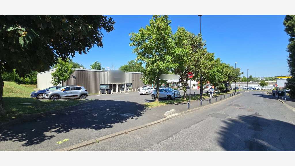A louer local commercial 720m² Champigny sur Marne