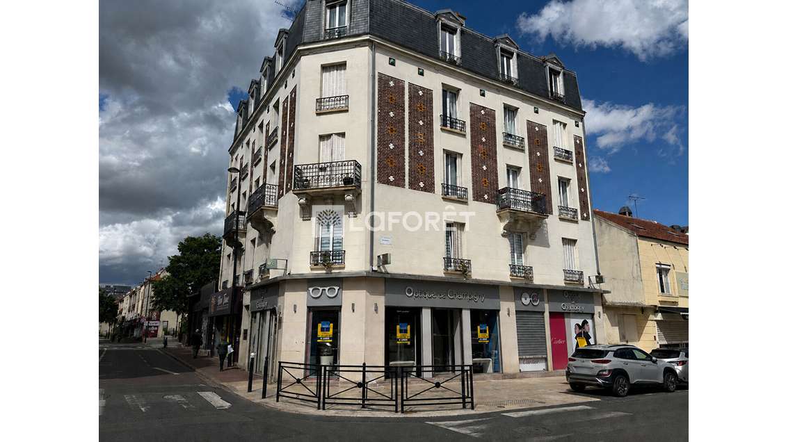 Loue local commercial 116m² centre Champigny/Marne