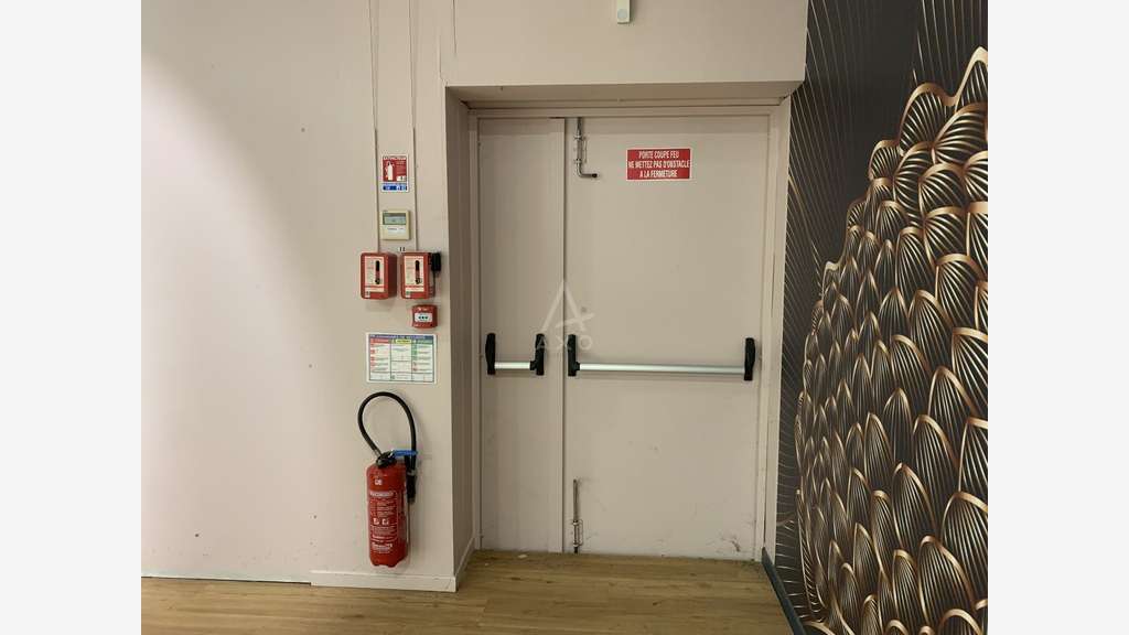 A louer local 500m² zone dynamique de Champniers