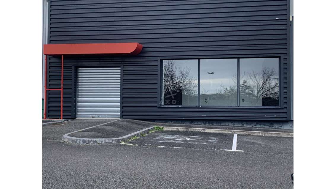 A louer local 500m² zone dynamique de Champniers