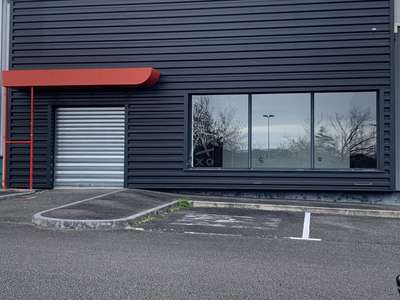 A louer local 500m² zone dynamique de Champniers