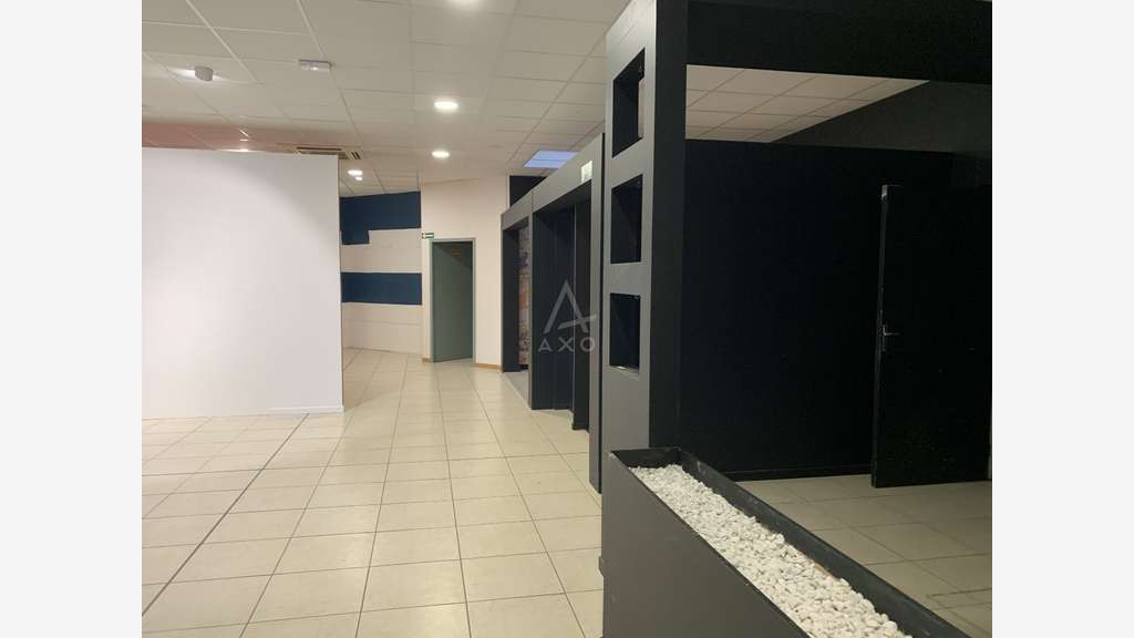 A louer local 500m² zone dynamique de Champniers