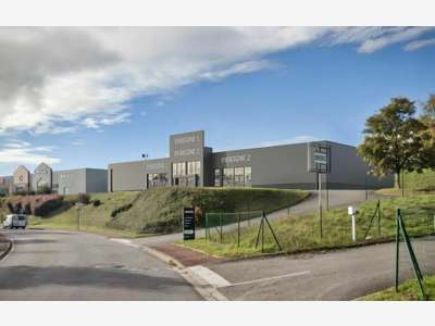 Local commercial 1200m² à louer en zc Champniers