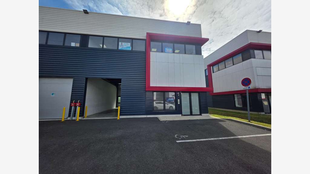 LOCAL COMMERCIAL BUREAUX 190 M2