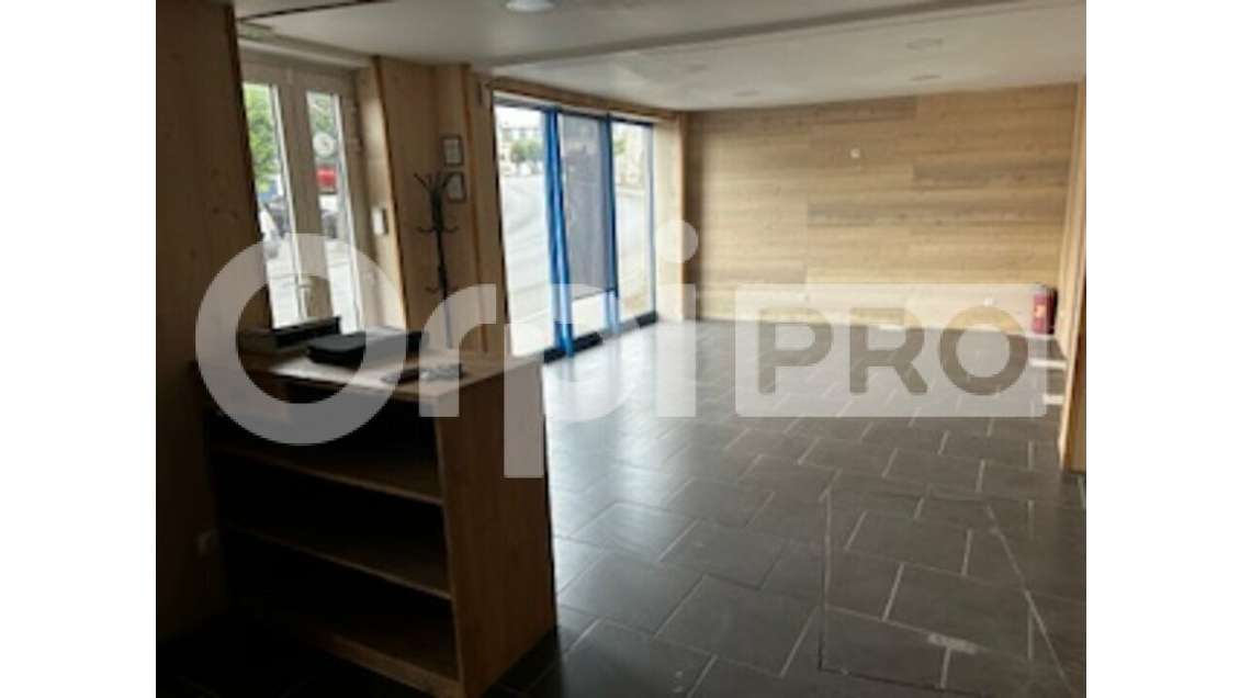 A louer local commercial 90m² à Chantilly