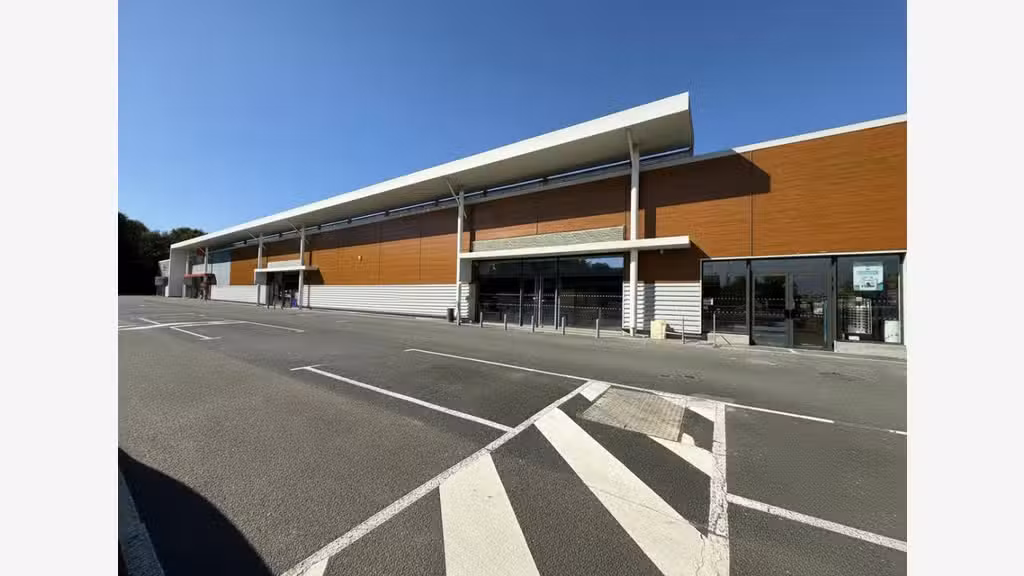 A louer local commercial 482m² ZAC Chantonnay