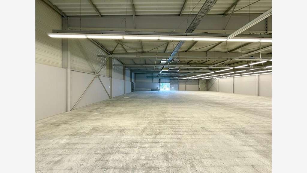 A louer local commercial 482m² ZAC Chantonnay