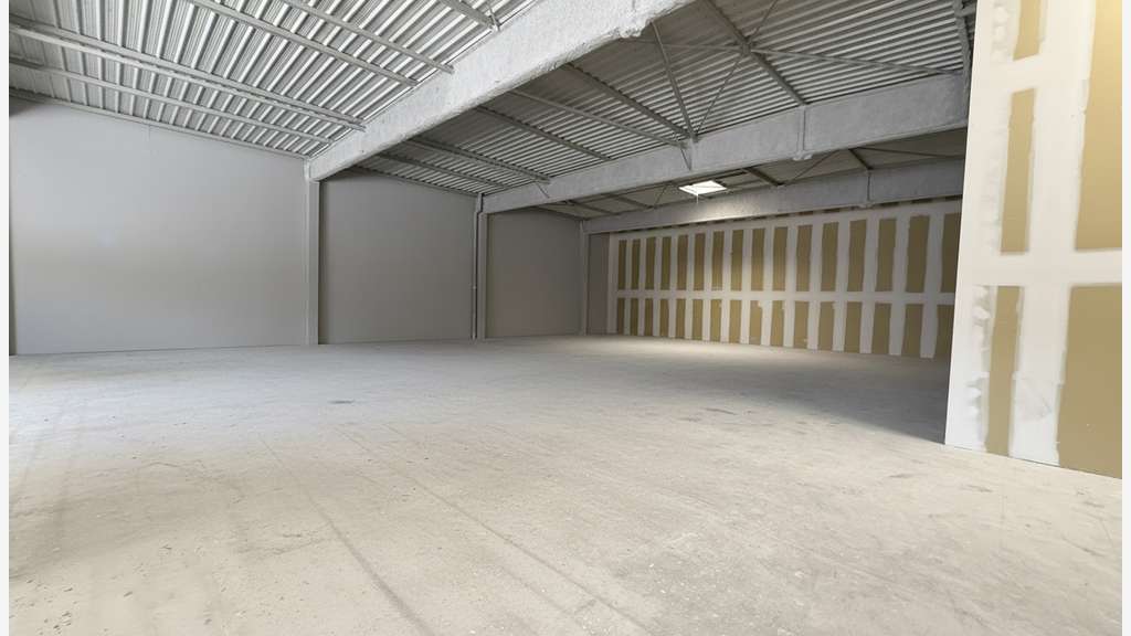 A louer local commercial 482m² ZAC Chantonnay