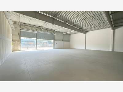 A louer local commercial de 870m² à Chantonnay