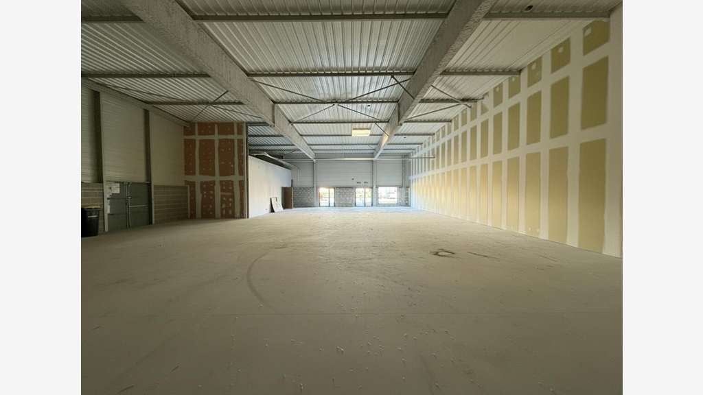 A louer local commercial de 870m² à Chantonnay