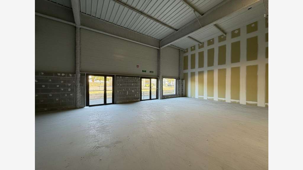 A louer local commercial de 870m² à Chantonnay