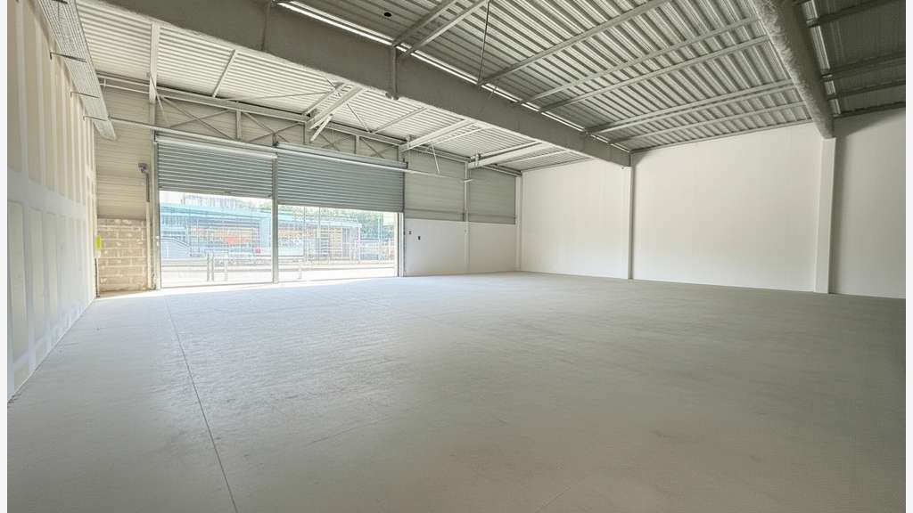 A louer local commercial de 870m² à Chantonnay