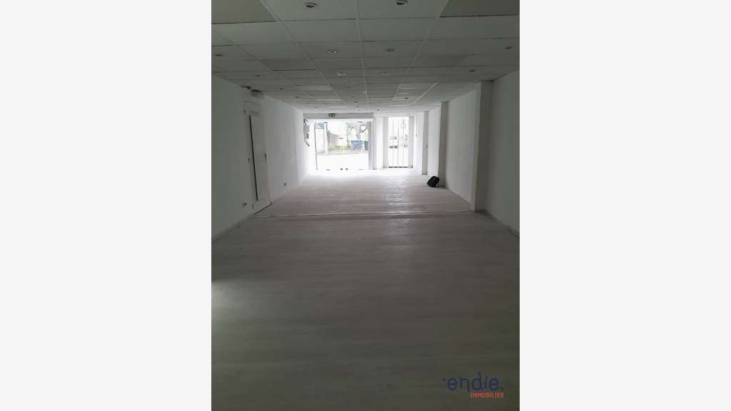 LOCAL COMMERCIAL À LOUER  110 m²  CHARLEVILLE-M