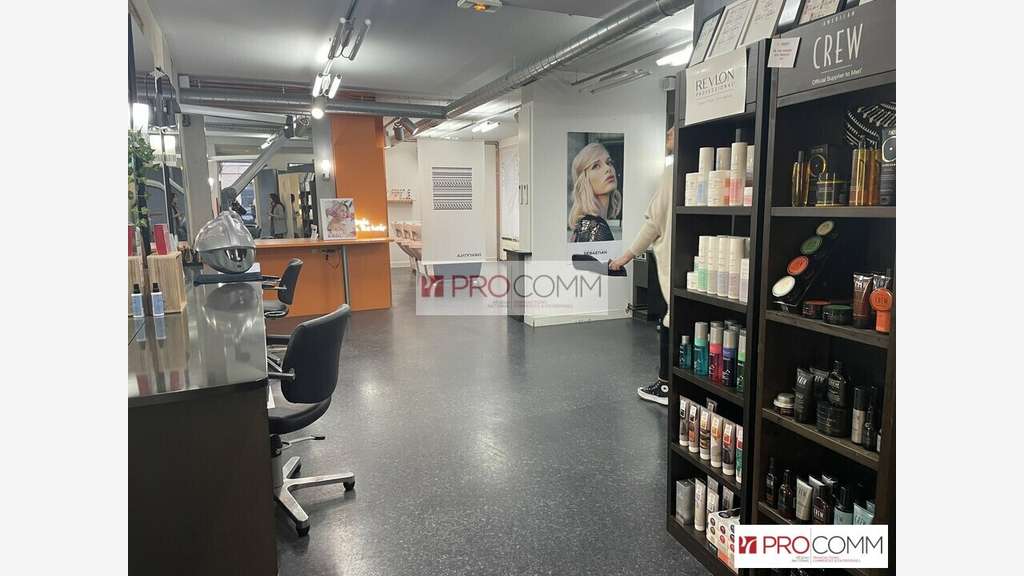 Local avec vitrine 120m² à louer à Chartres centre