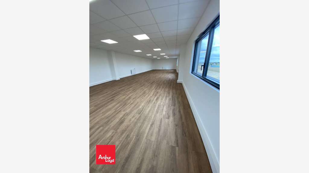 A louer cellule d'activité 475m² à Chartres Est