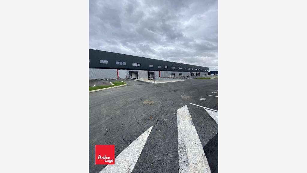 A louer cellule d'activité 2074m² à Chartres Est