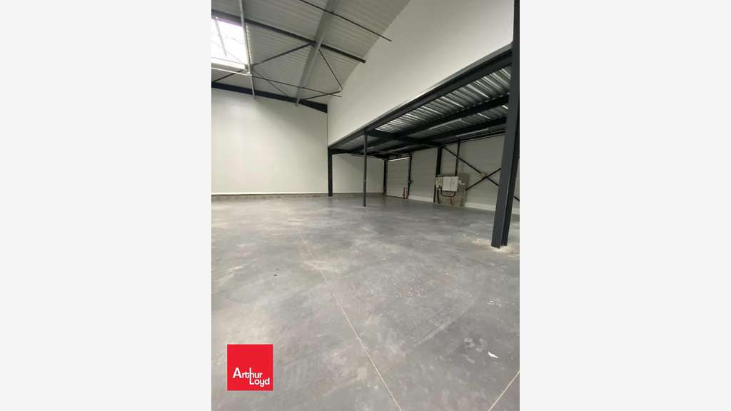 A louer cellule d'activité 2074m² à Chartres Est