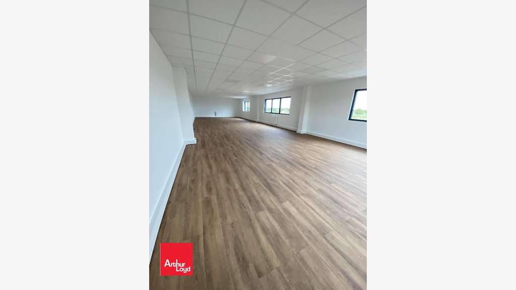 A louer cellule d'activité 2074m² à Chartres Est