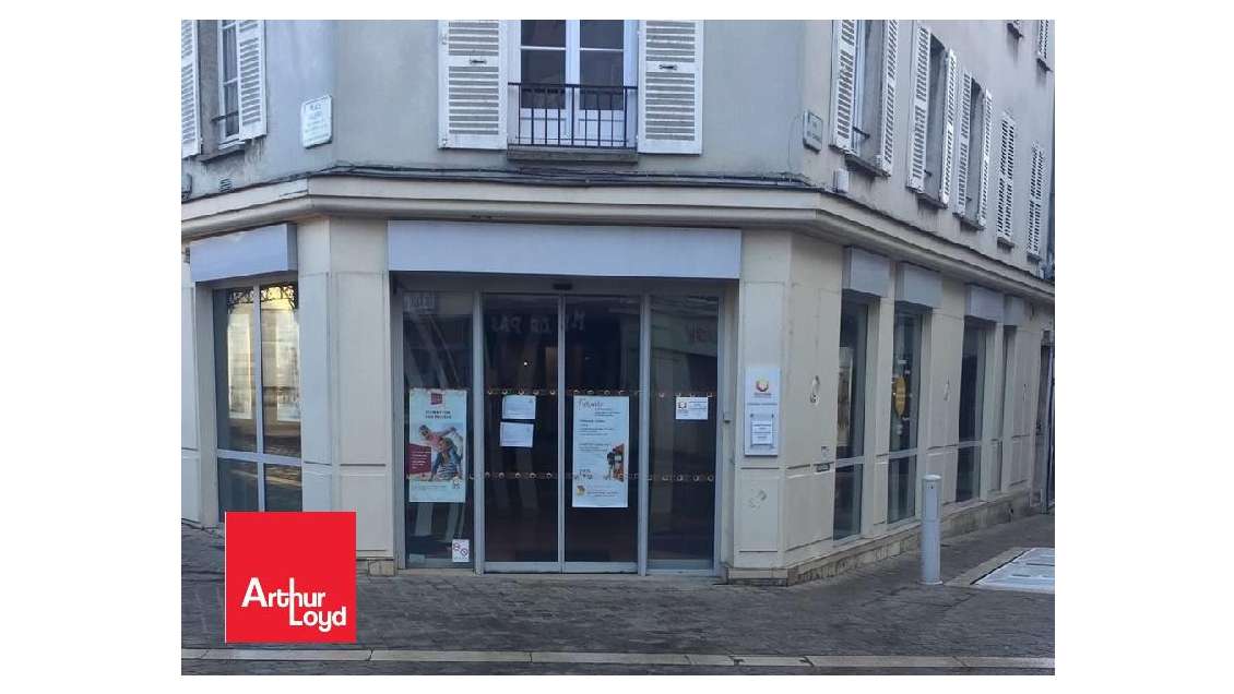 A louer boutique 65m² angle à Chartres Cathédrale 