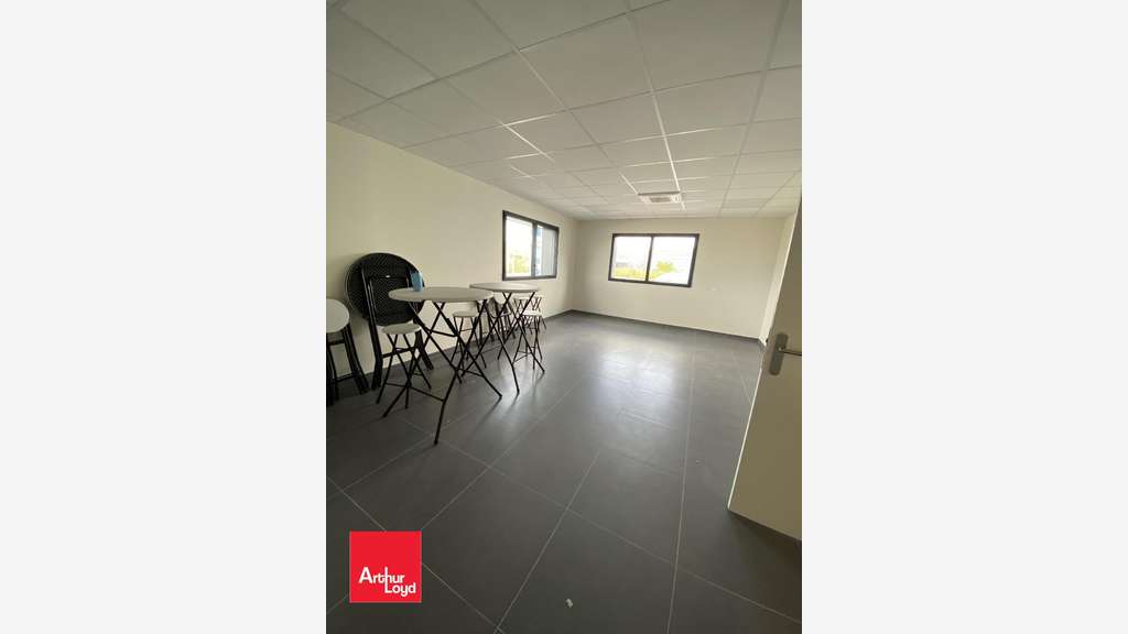 A louer bat d'activité 829m² à Chartres Est strat
