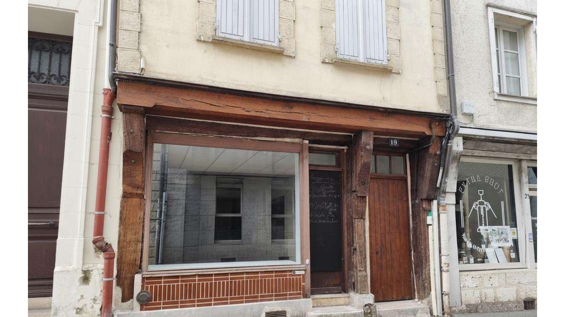 Location local commercial 103m² à Chartres centre