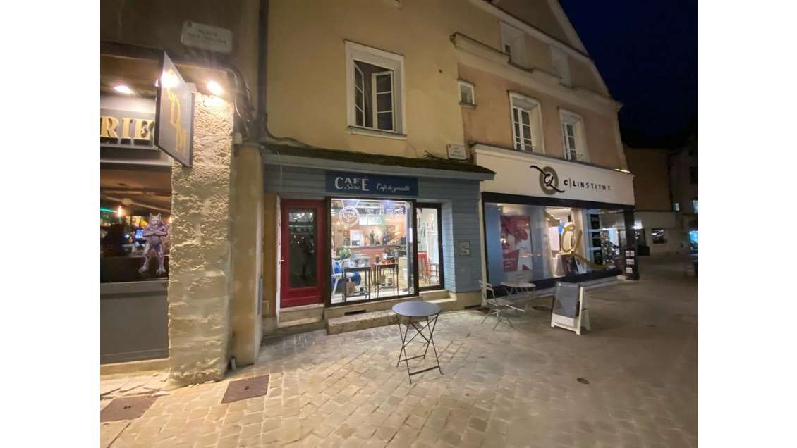 Local commercial 20m² à louer centre de Chartres