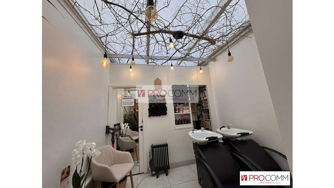 Local de coiffure 39m² à louer à Chartres centre