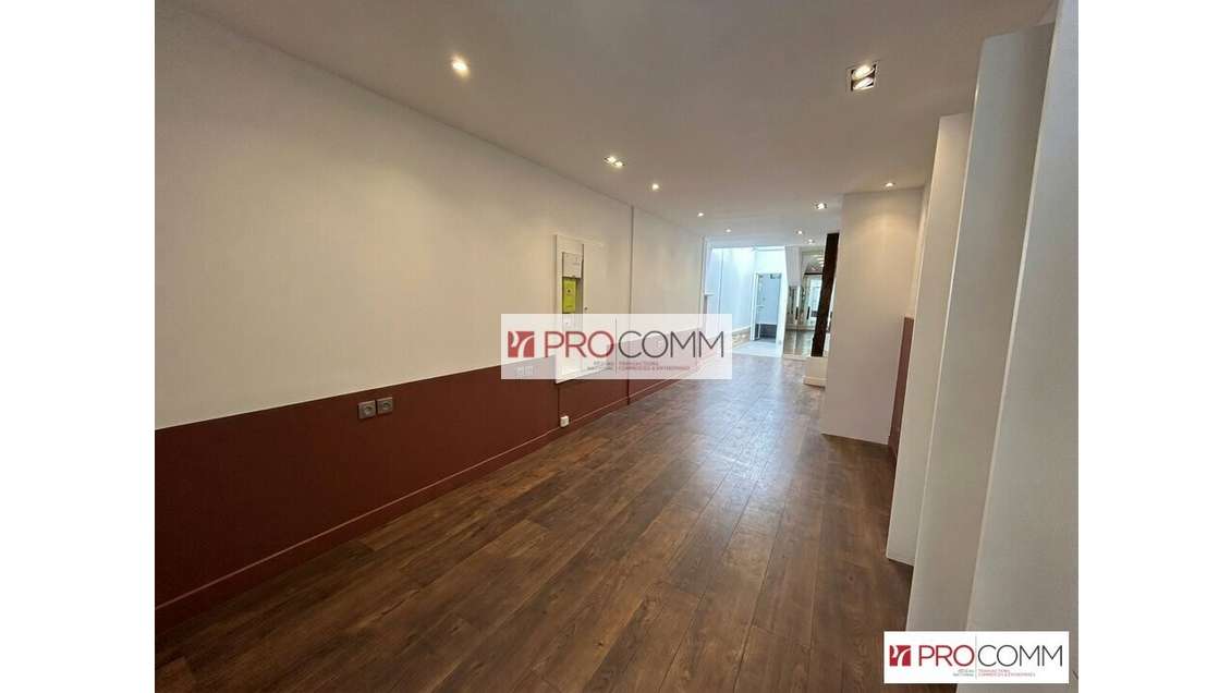 Local de coiffure 39m² à louer à Chartres centre