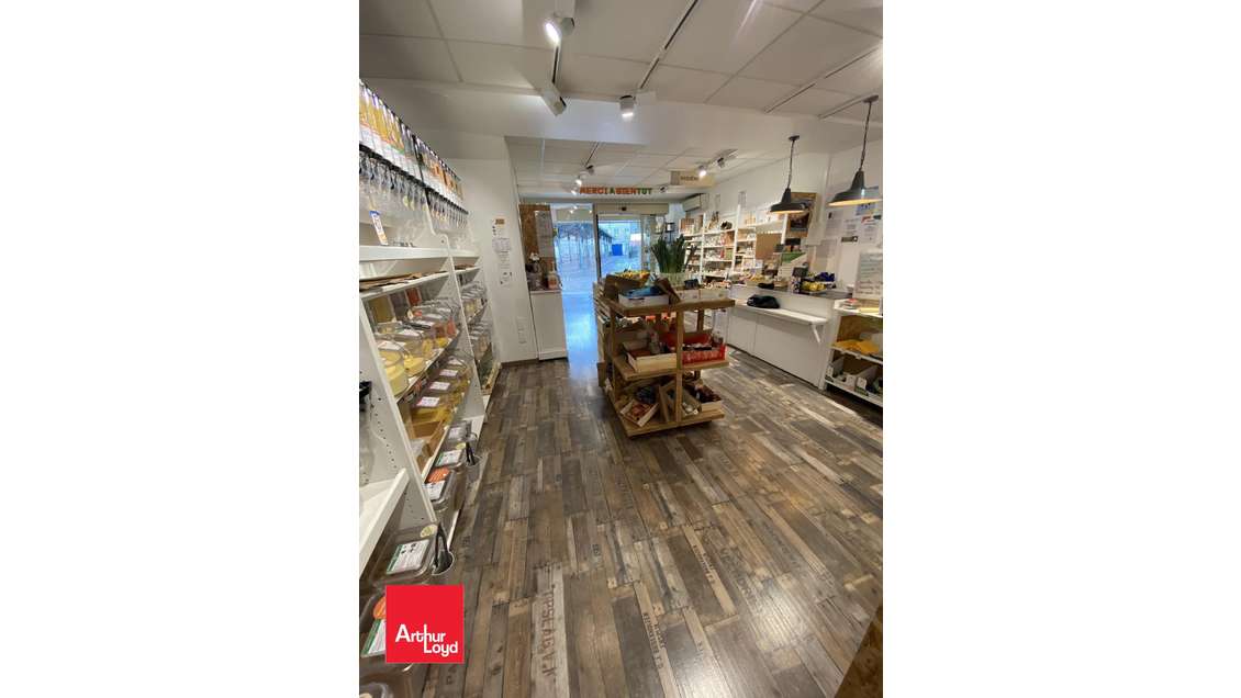 À LOUER  LOCAL COMMERCIAL  CENTRE-VILLE HI