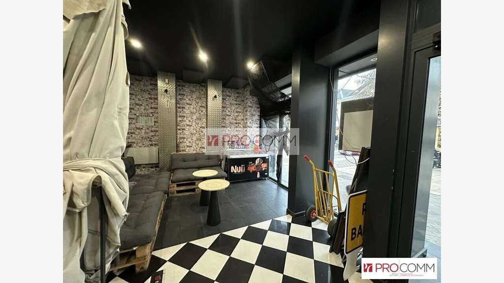 Boutique 180m² à louer à Chartres