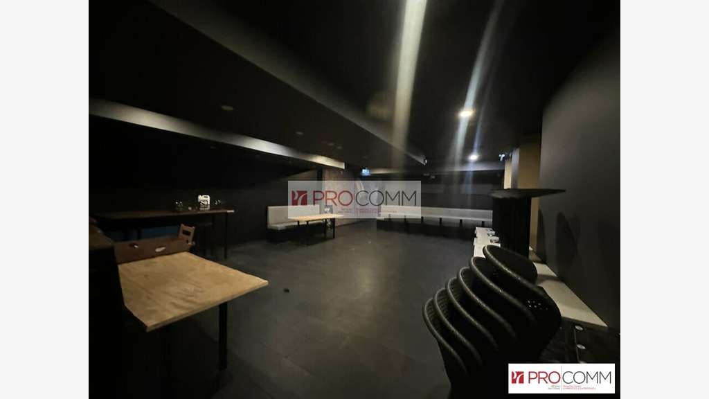 Boutique 180m² à louer à Chartres
