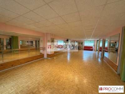 local commercial 126m² Chartres quartier admin