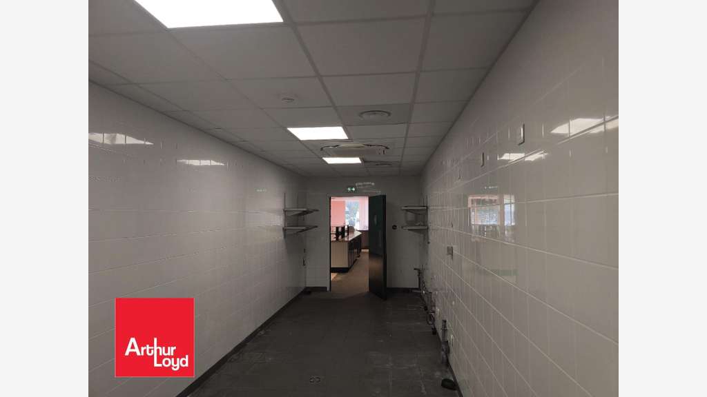 Loue local commercial de 261m² à Chartres centre