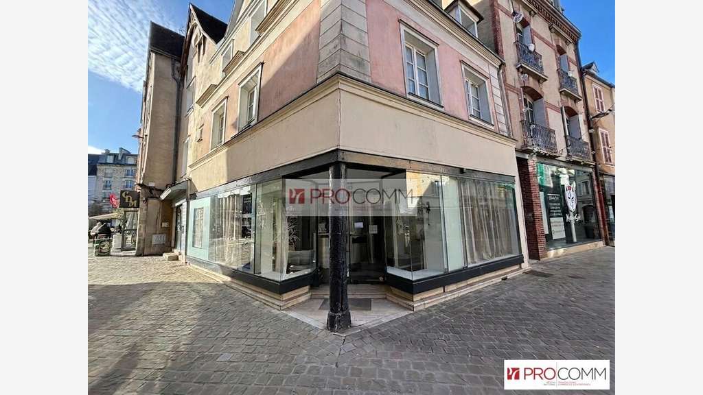 Boutique de 120m² à louer au coeur de Chartres