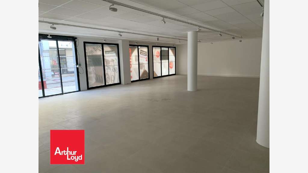 Loue local commercial neuf 125m² à Chartres centre