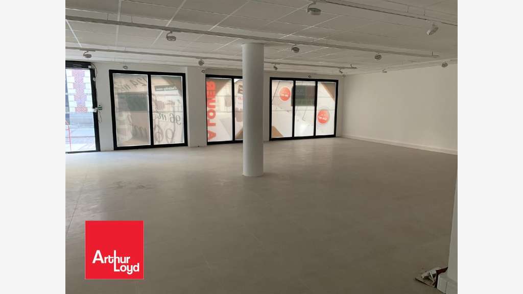Loue local commercial neuf 125m² à Chartres centre