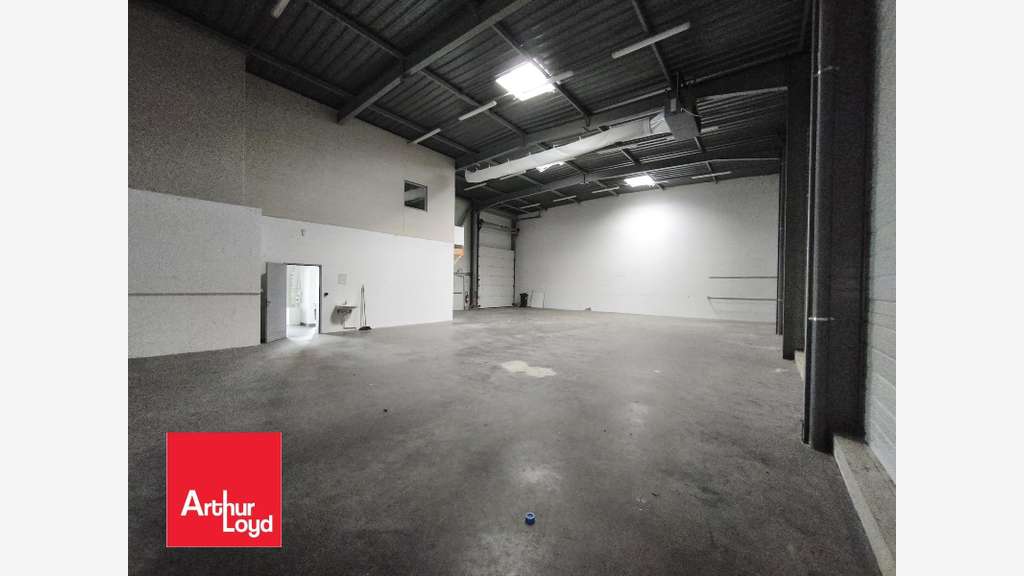 A louer local d'activités chauffé 365m² à Chartres
