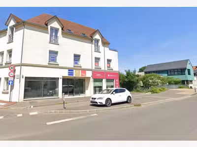 Local commercial vitrine Chartres