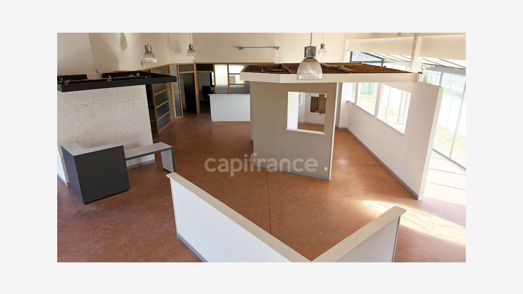 Local 250m² avec grande visibilité ZAC Poitiers