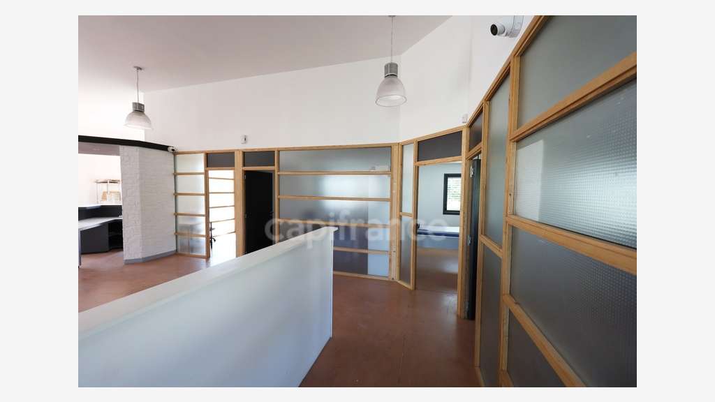Local 250m² avec grande visibilité ZAC Poitiers