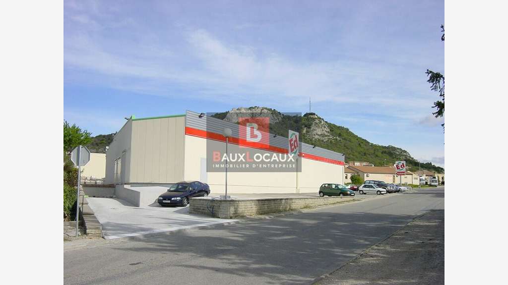 A louer local 1300m² à Château-Arnoux-Saint-Auban