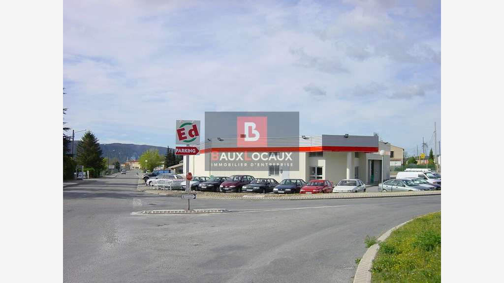 A louer local 1300m² à Château-Arnoux-Saint-Auban
