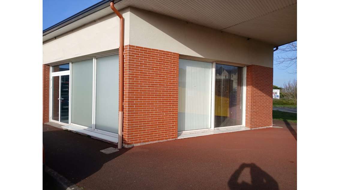 Local 83m² à louer centre comm. à Château Gontier