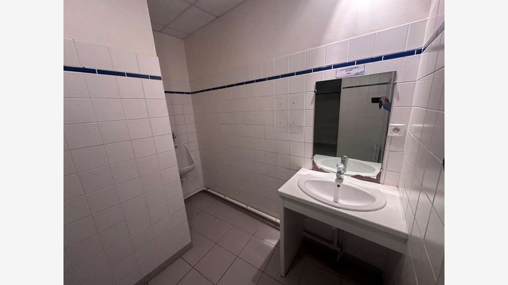 A louer local de 150m² à Château-Gontier centre