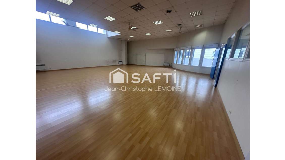 A louer local de 150m² à Château-Gontier centre