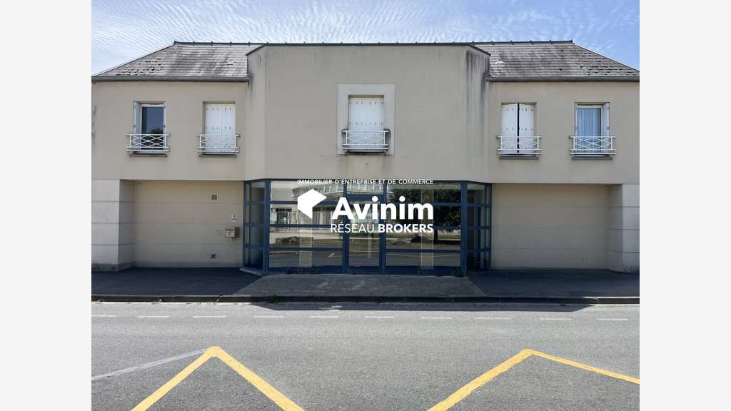 A louer local commercial 300m² à Château-Landon