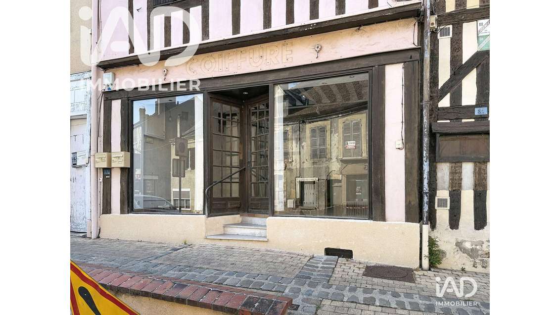 Local commercial à Château-Renard