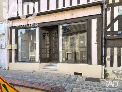 A louer local professionnel 50m² à Château-Renard