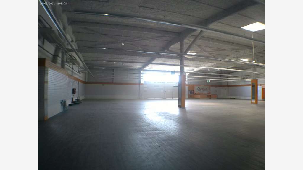 CHATEAUBERNARD Local Commercial A LOUER