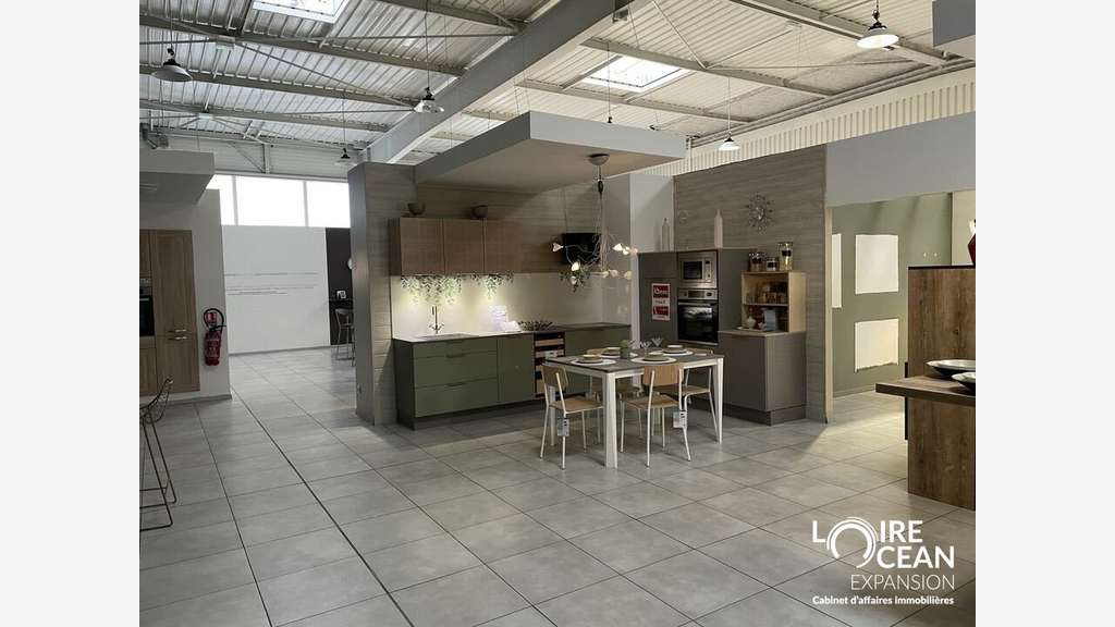 A louer local commercial 600m² en zc Châteaubriant
